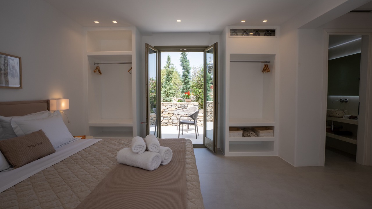 Photo of Bedroom in Drios
