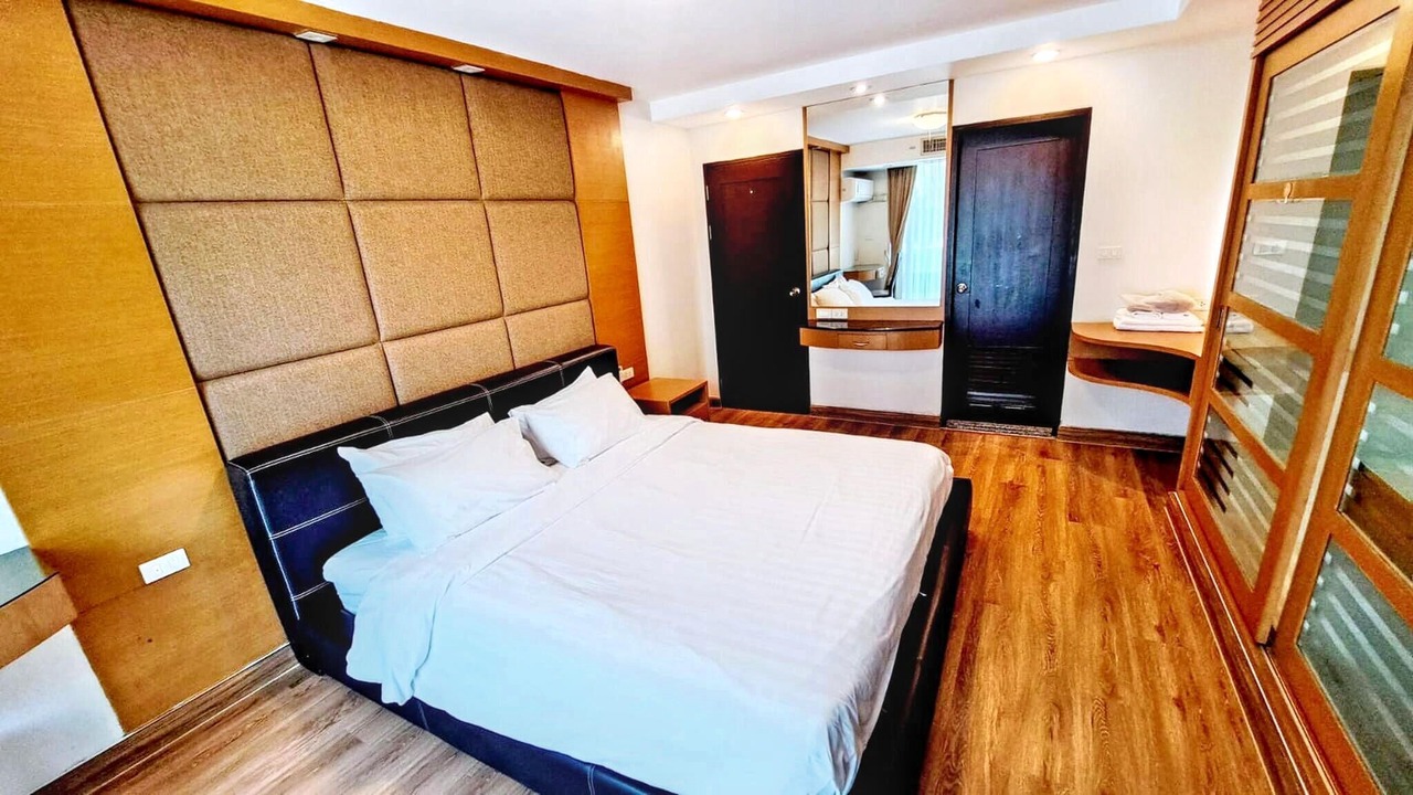 Photo of Bedroom in Khlong Toei Nuea