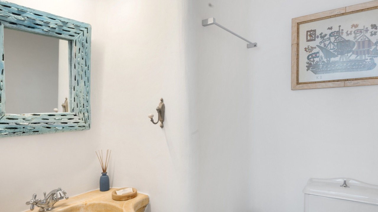 Photo of Bathroom in Agios Ioannis