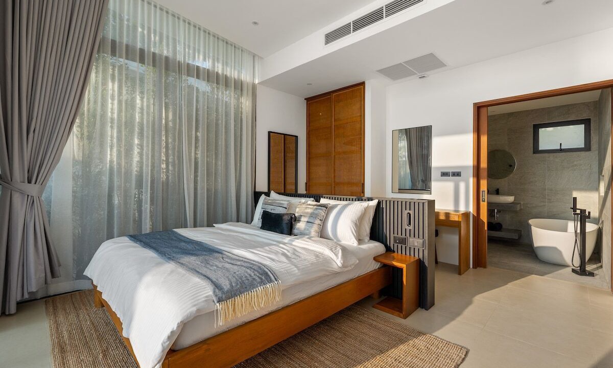 Photo of Bedroom in Ang Thong