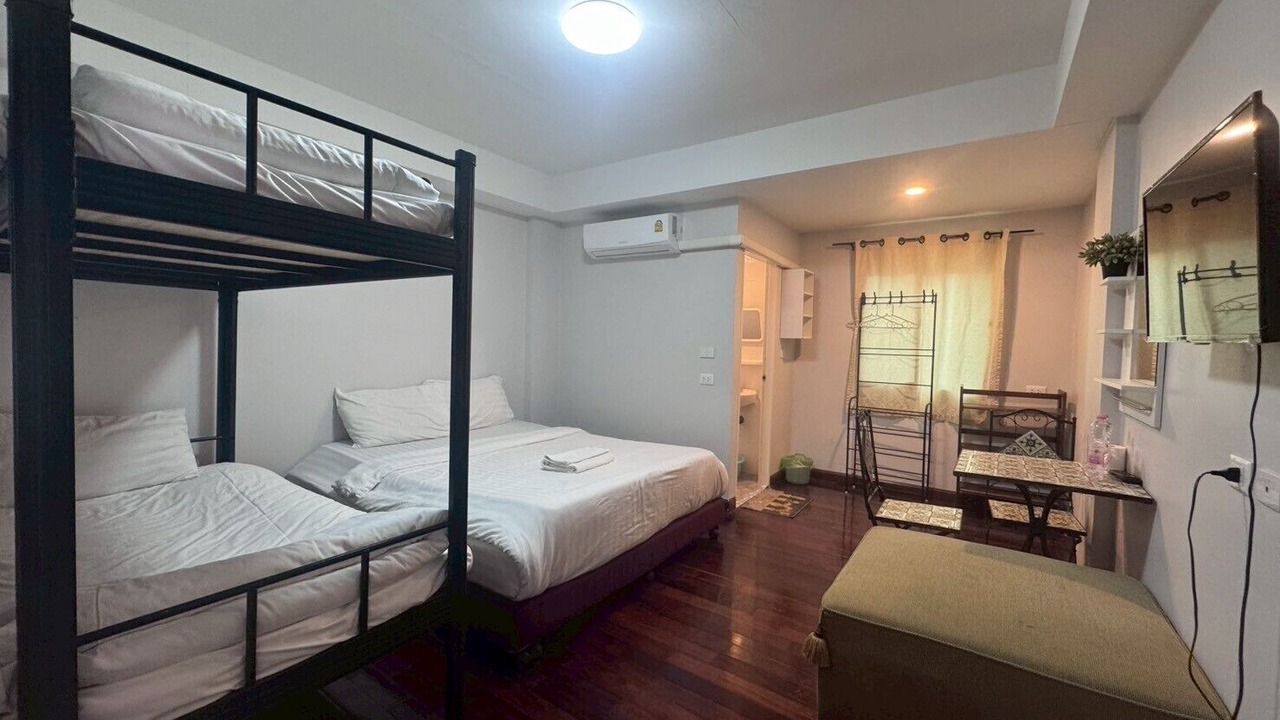 Photo of Bedroom in Dok Mai