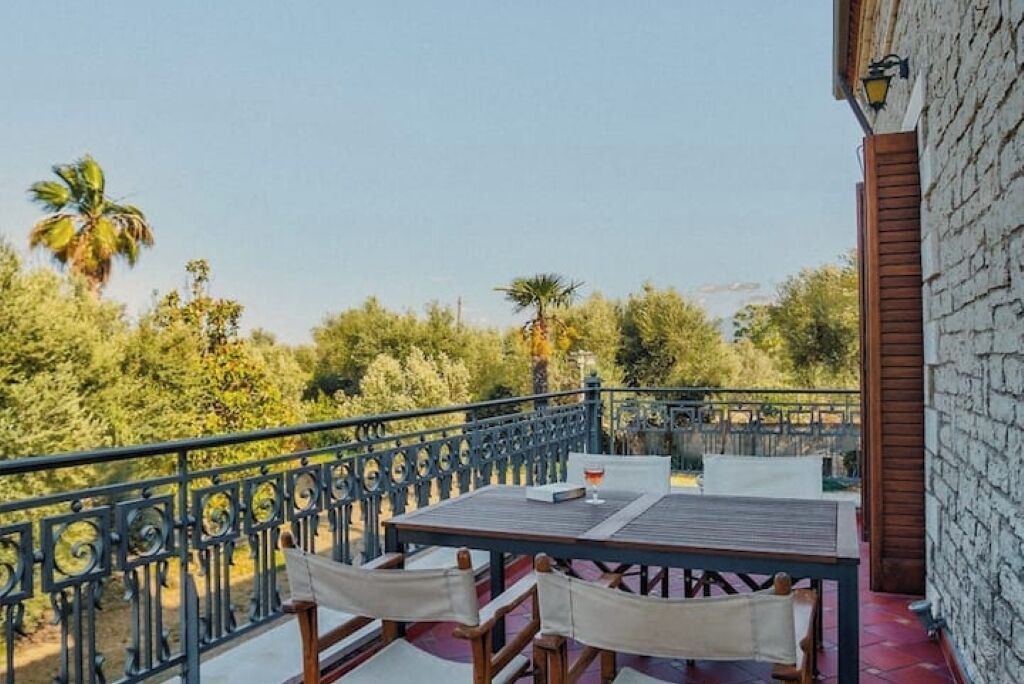 Photo of Outdoor in Longos