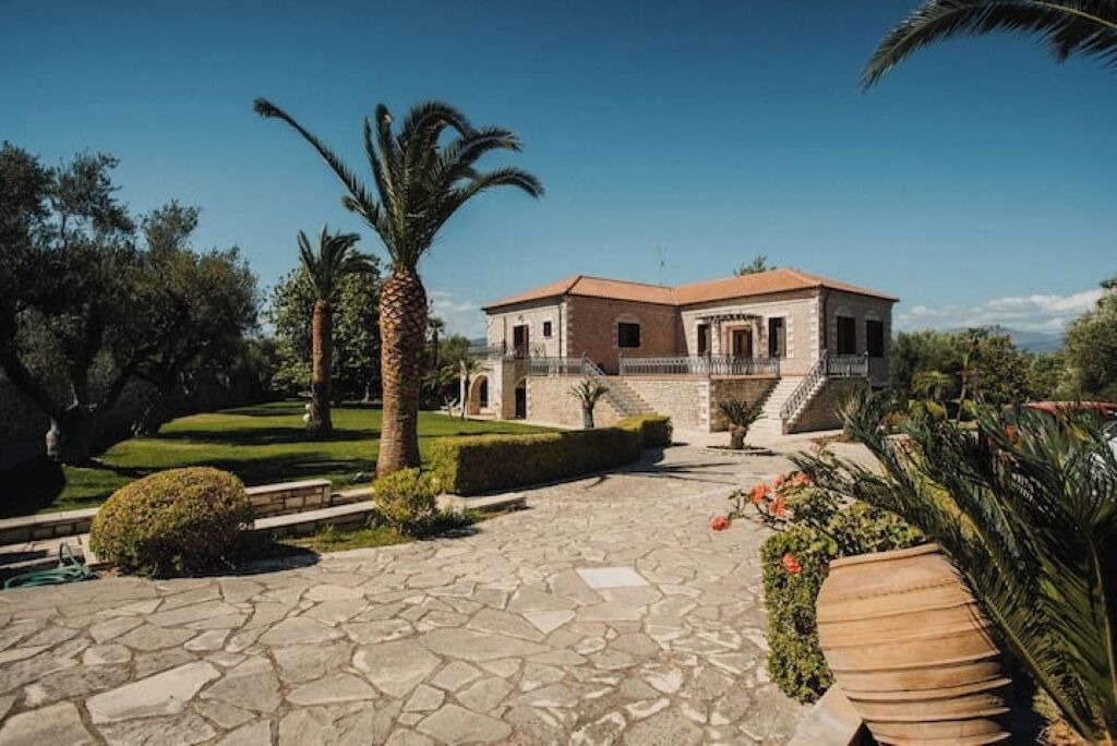 Photo of Outdoor in Longos
