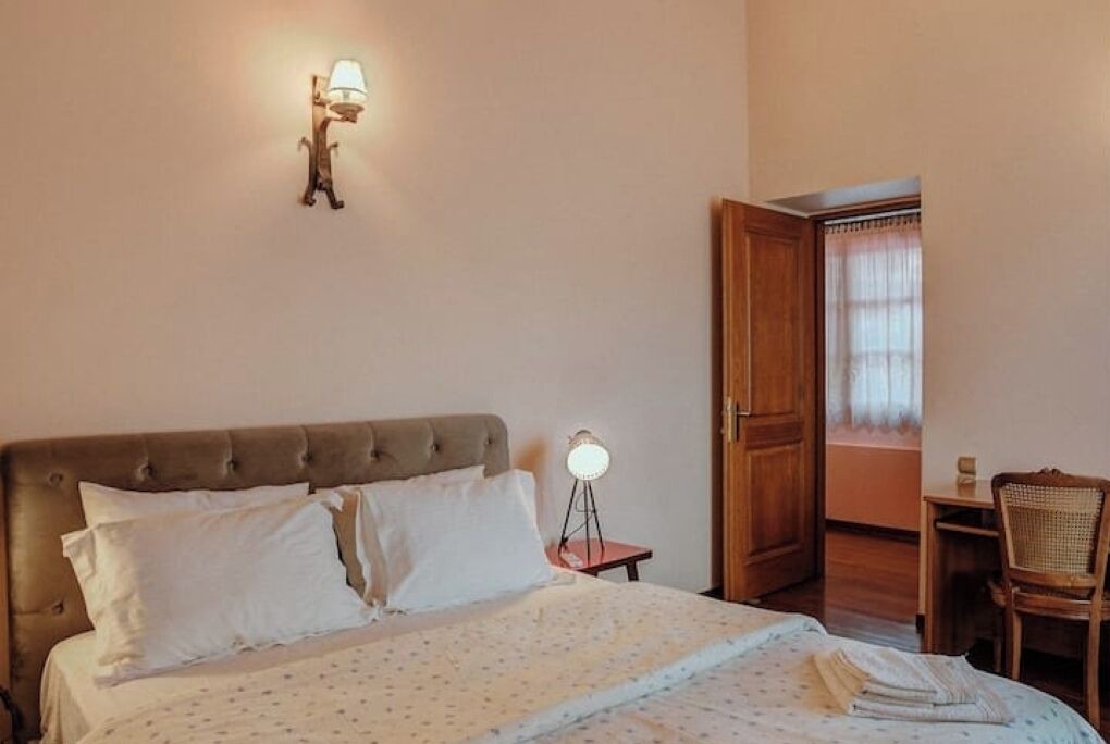 Photo of Bedroom in Longos