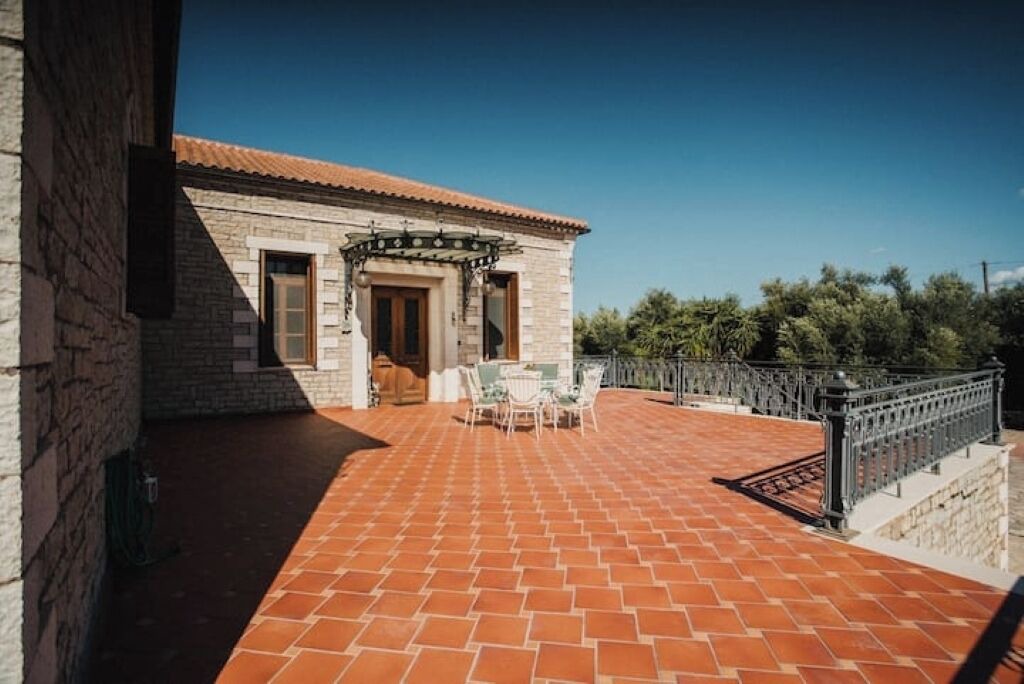 Photo of Patio Balcony in Longos