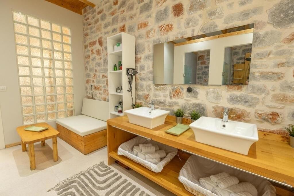 Photo of Bathroom in Gythio
