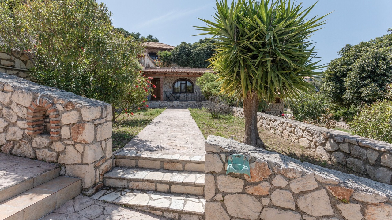 Photo of Outdoor in Limni Keri