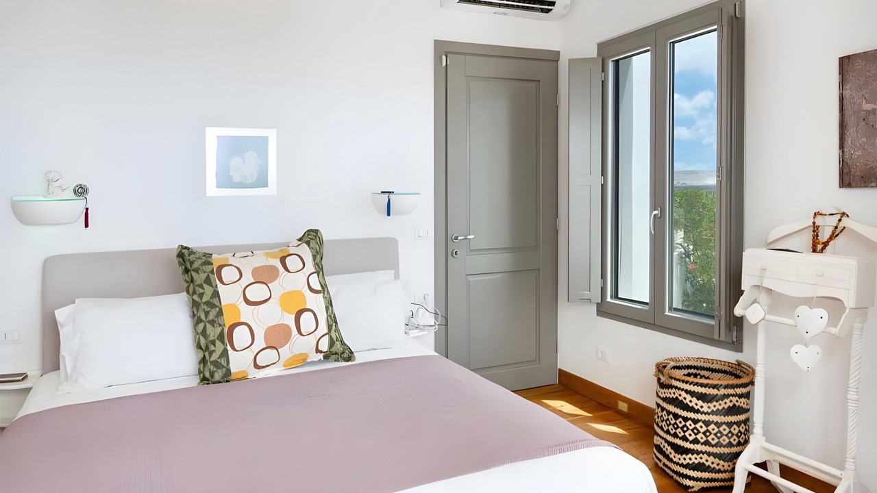 Photo of Bedroom in Milos