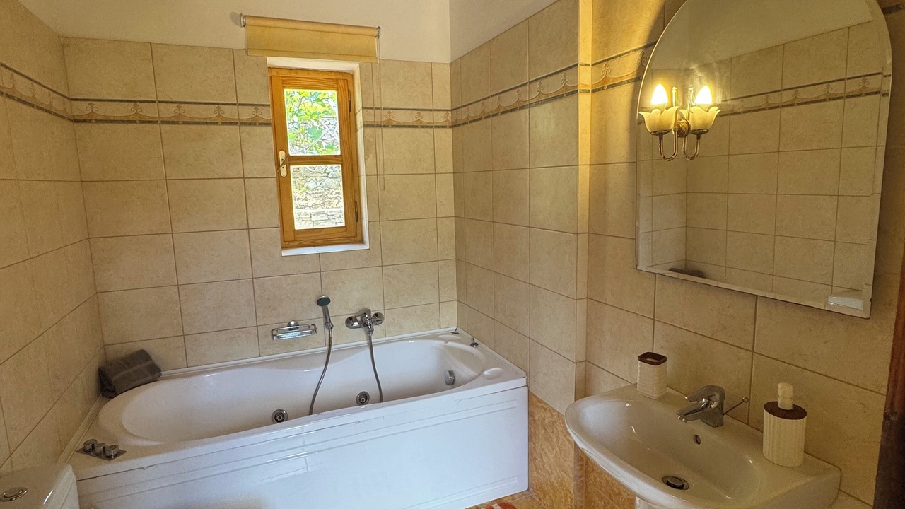 Photo of Bathroom in Kounelion