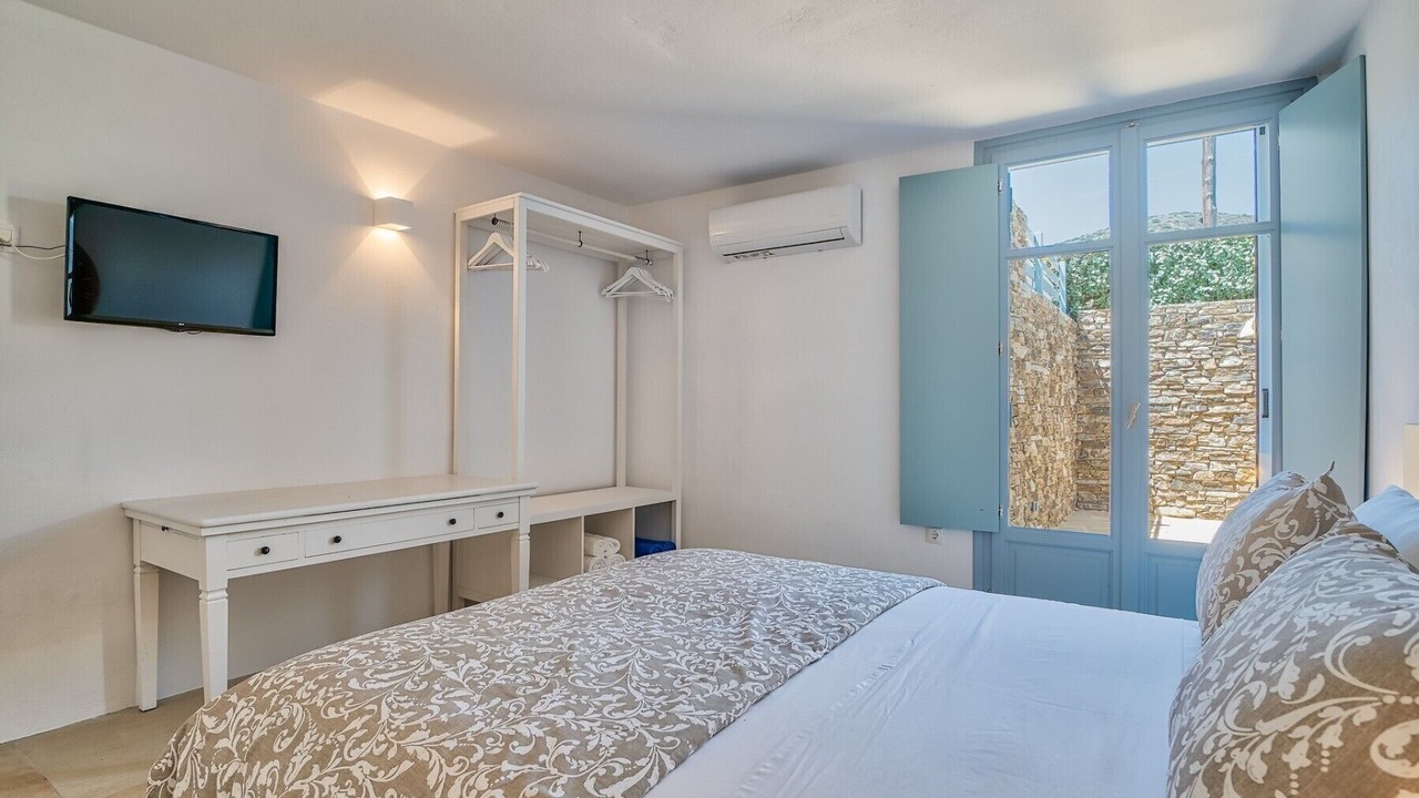 Photo of Bedroom in Antiparos