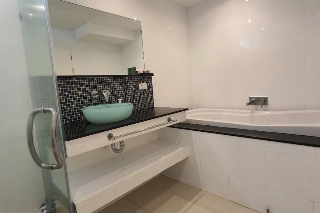 Photo of Bathroom in Kata