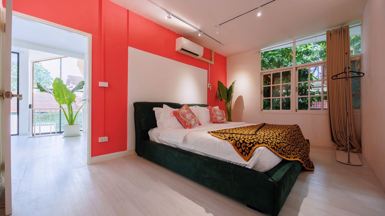 Photo of Bedroom in Khlong Tan Nuea