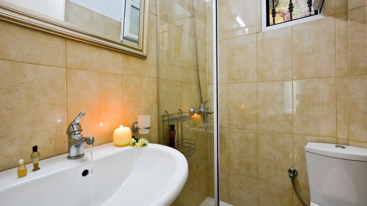 Photo of Bathroom in Makrata