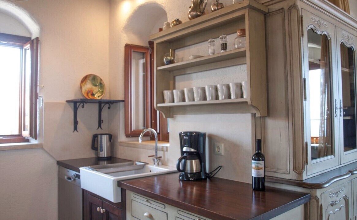 Photo of Kitchen in Mithimna