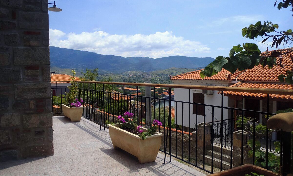 Photo of Patio Balcony in Mithimna
