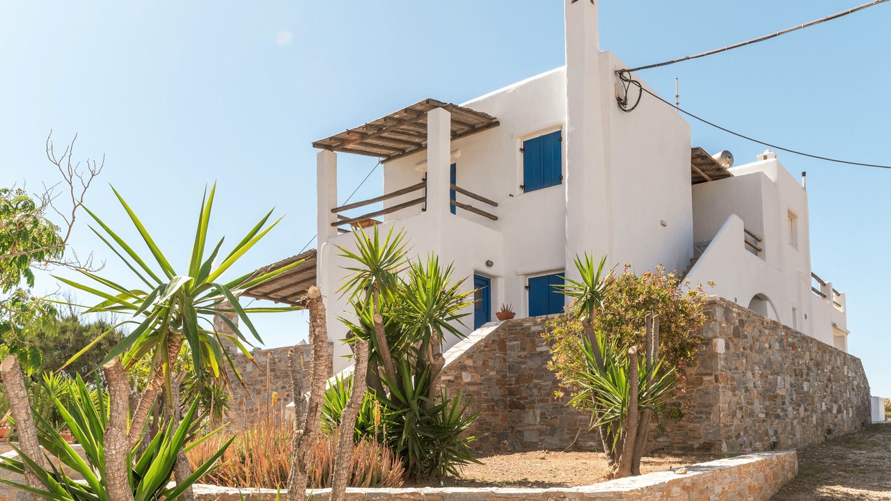 Photo of Outdoor in Kini