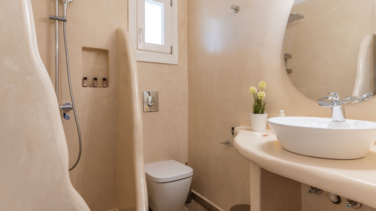 Photo of Bathroom in Kini