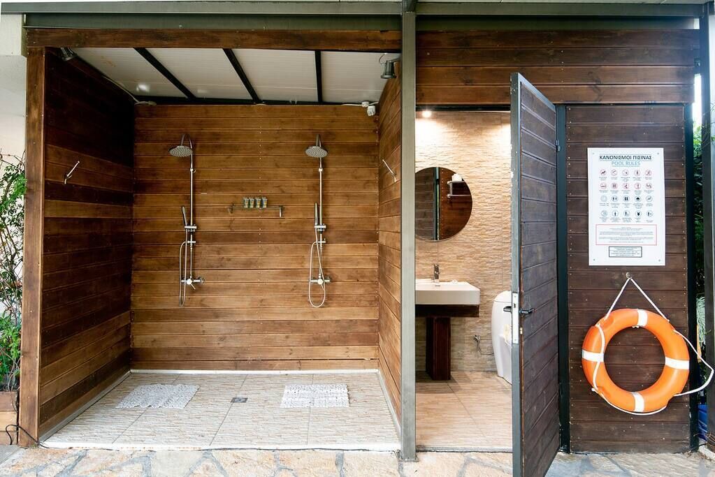 Photo of Bathroom in Kapeli