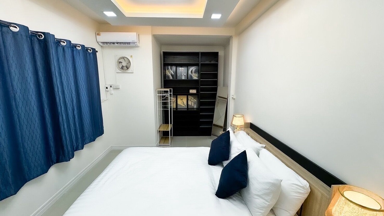Photo of Bedroom in Huai Khwang
