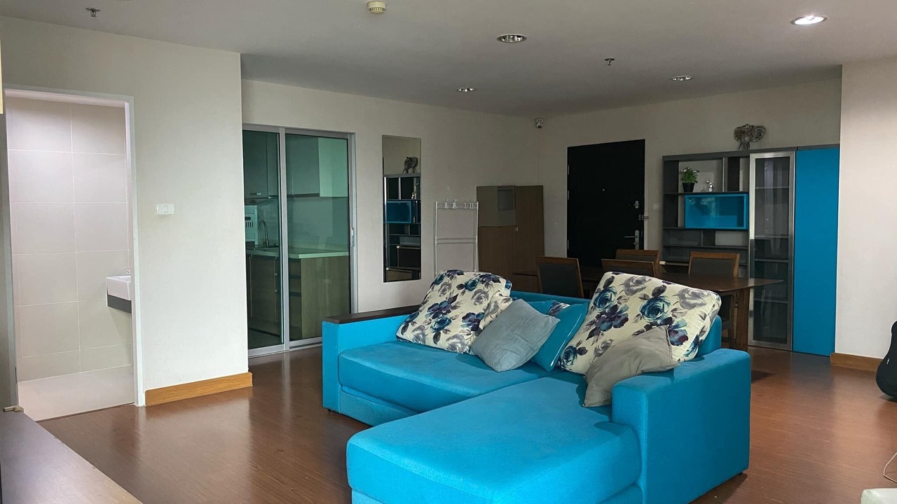 Photo of Livingroom in Huai Khwang