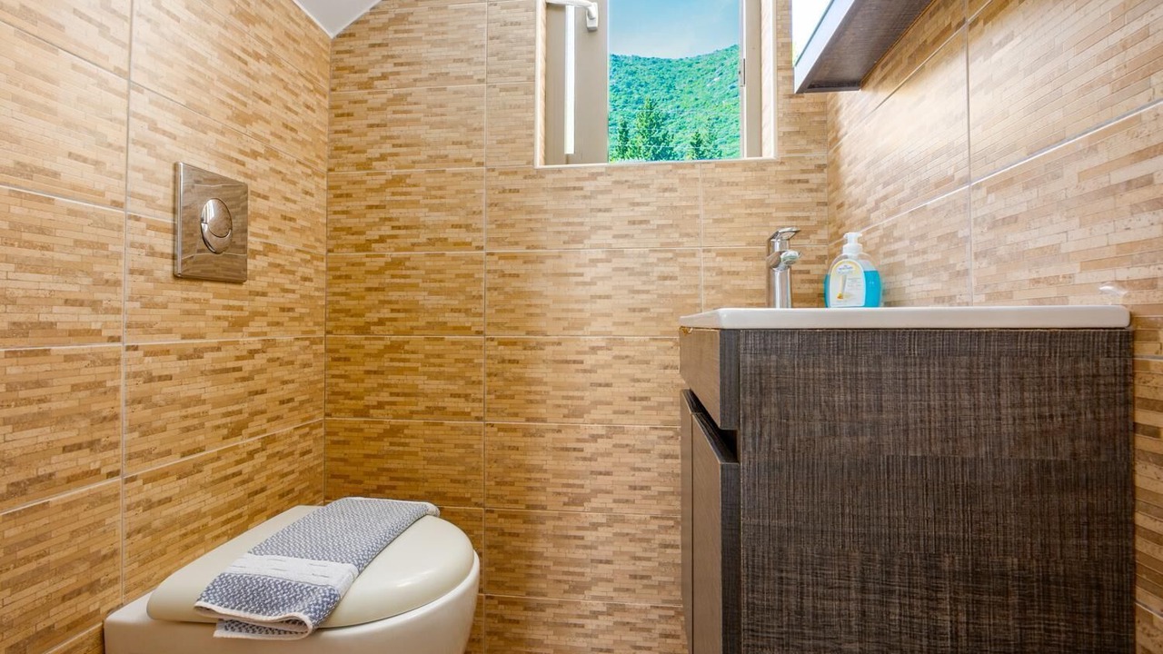 Photo of Bathroom in Spanokhorion