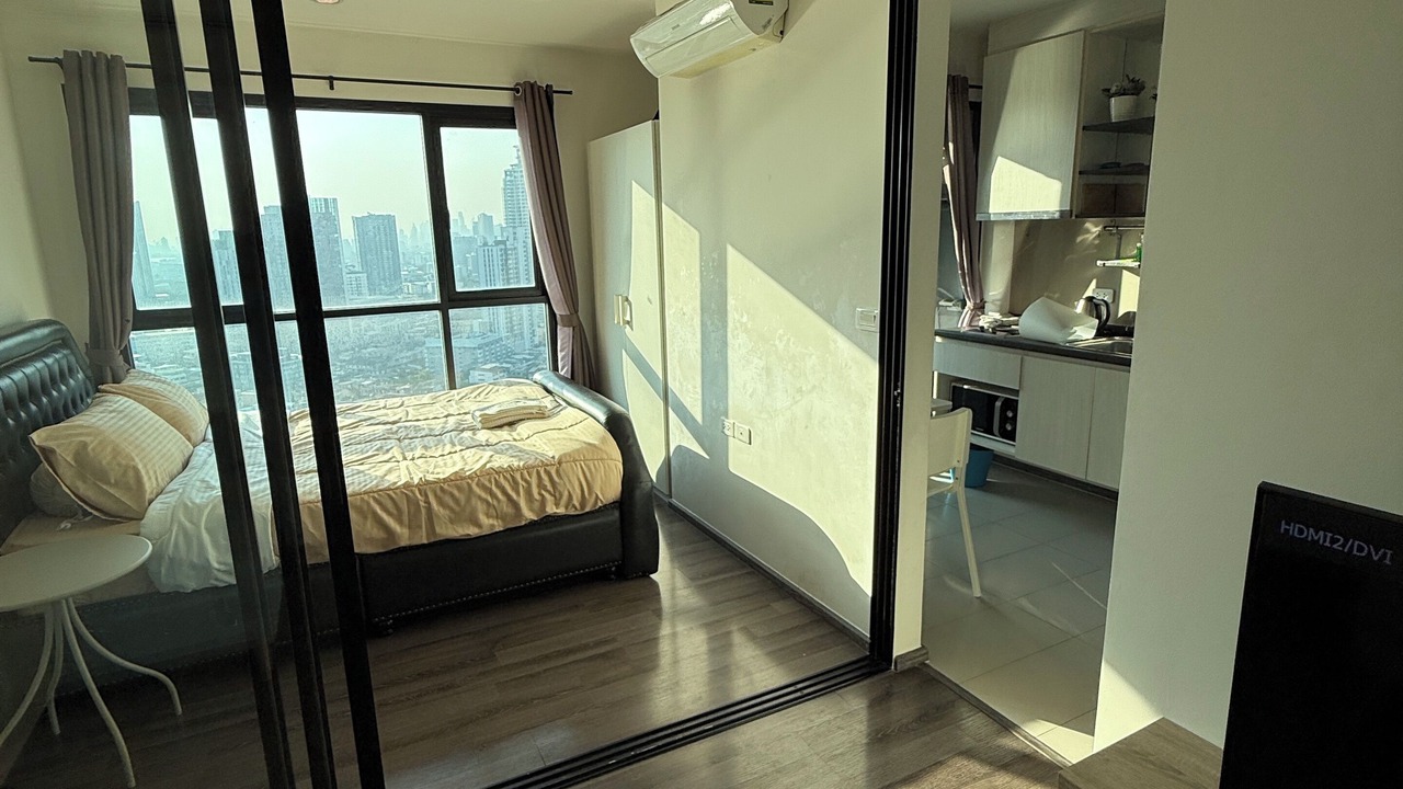 Photo of Bedroom in Khlong Tan