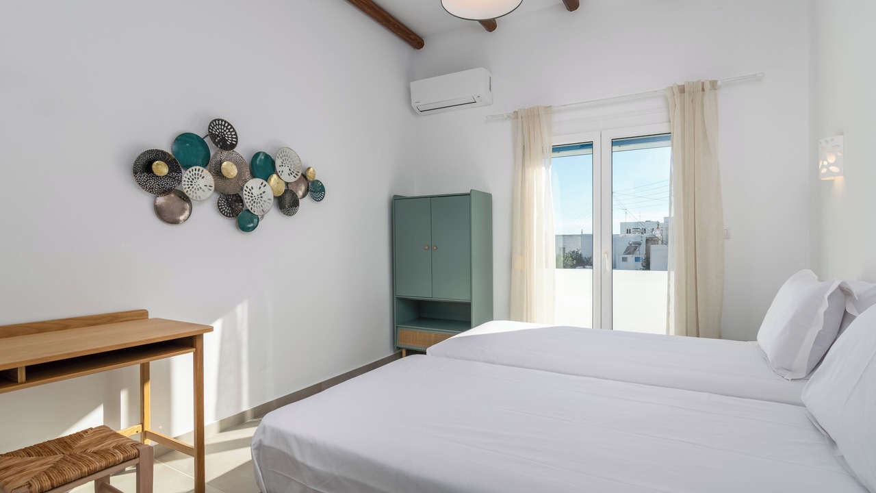 Photo of Bedroom in Adamas