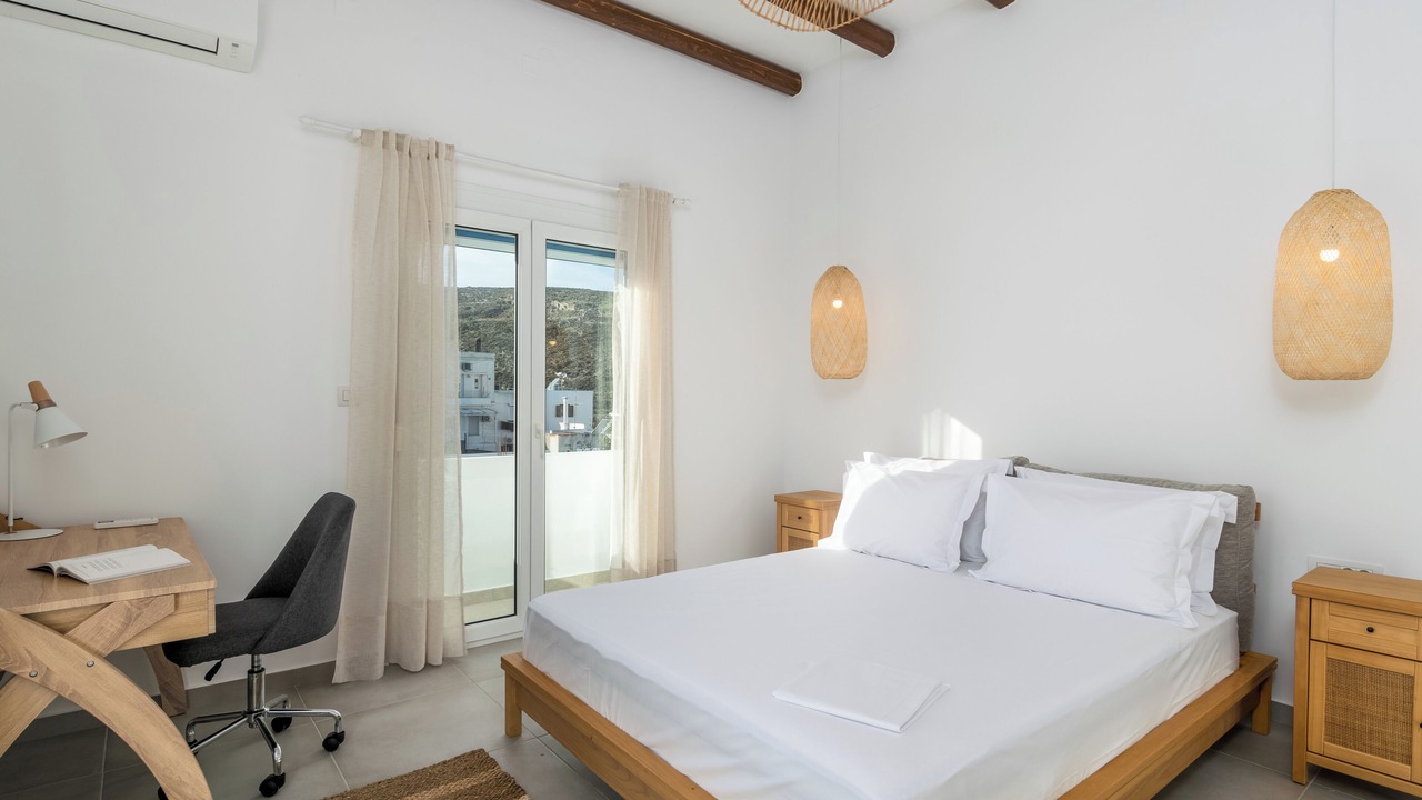 Photo of Bedroom in Adamas