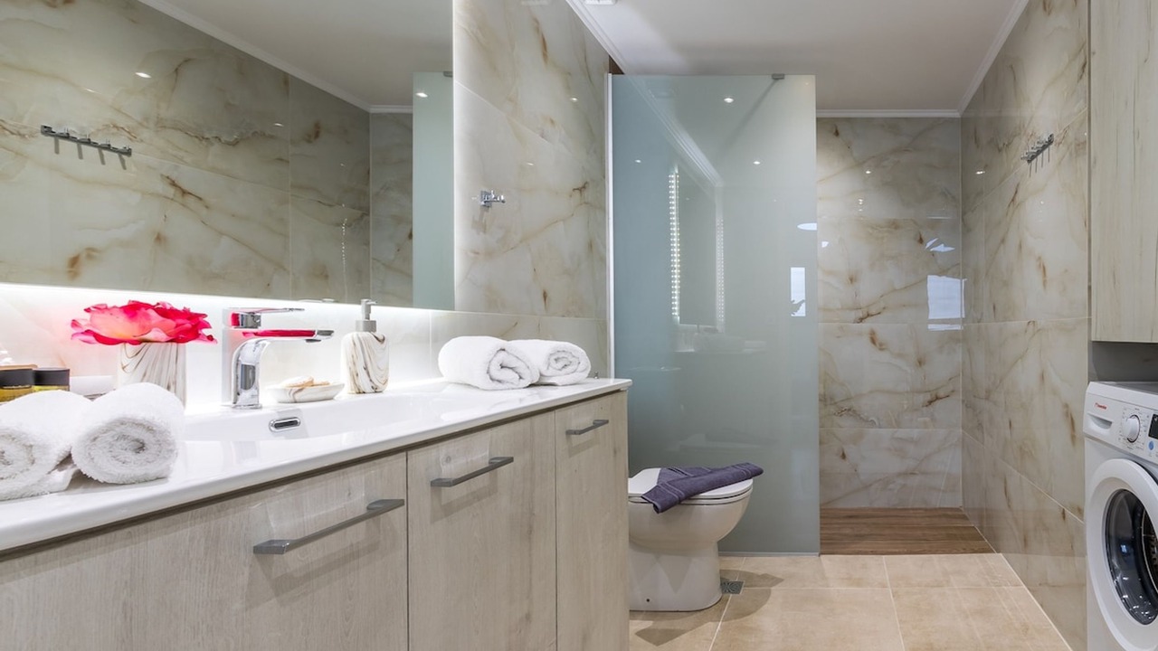 Photo of Bathroom in Alikianos