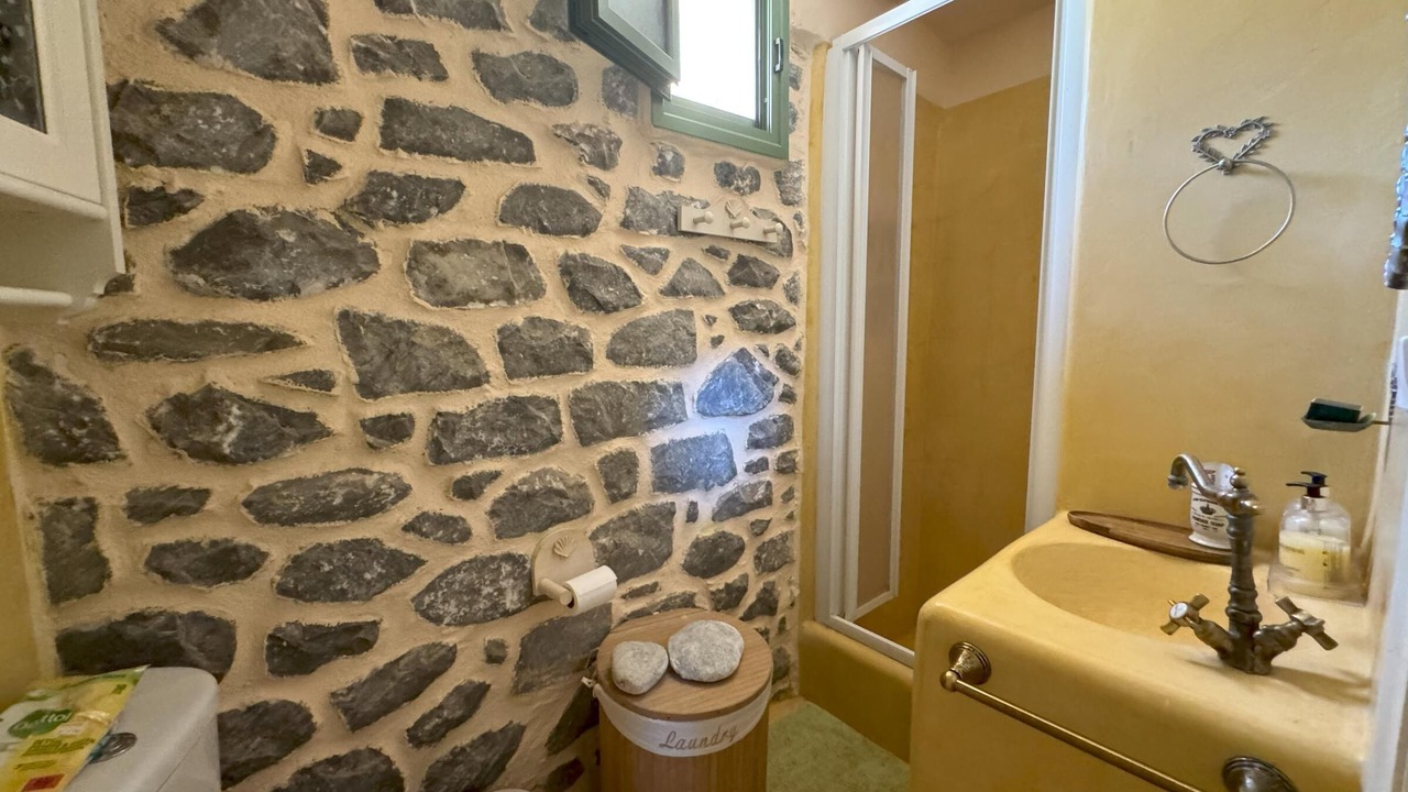 Photo of Bathroom in East Mani