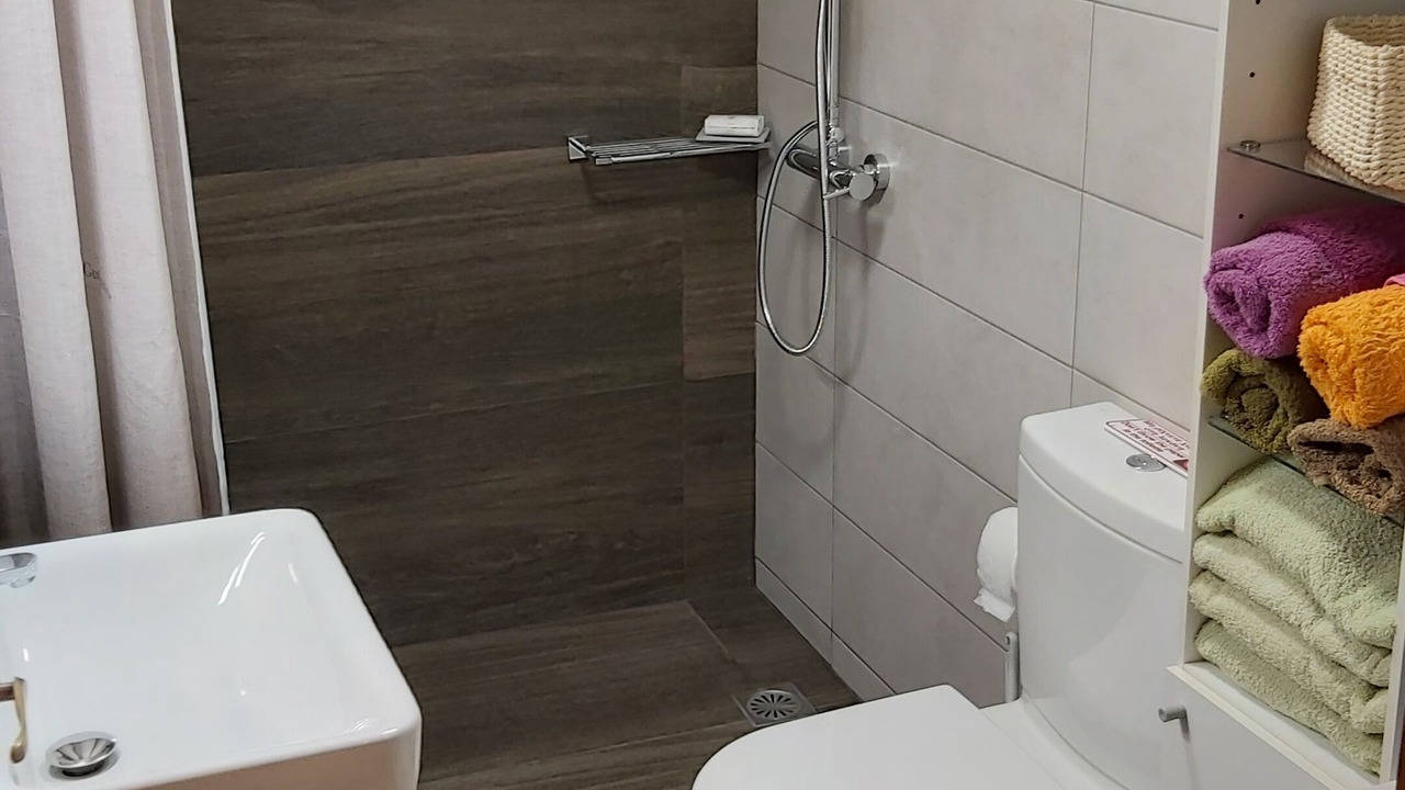 Photo of Bathroom in Old Quarter