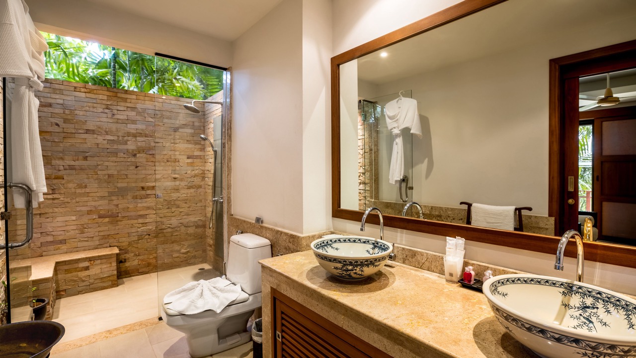 Photo of Bathroom in Maret