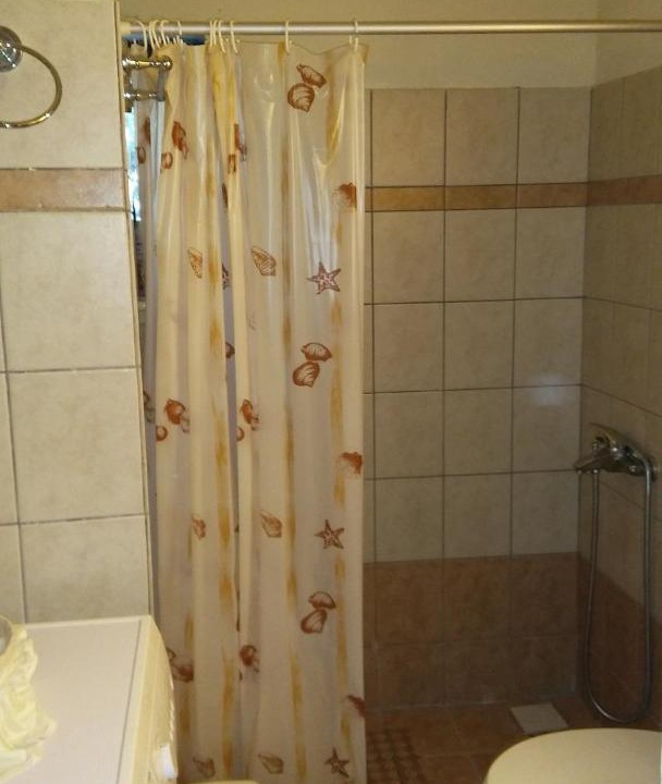 Photo of Bathroom in Layia