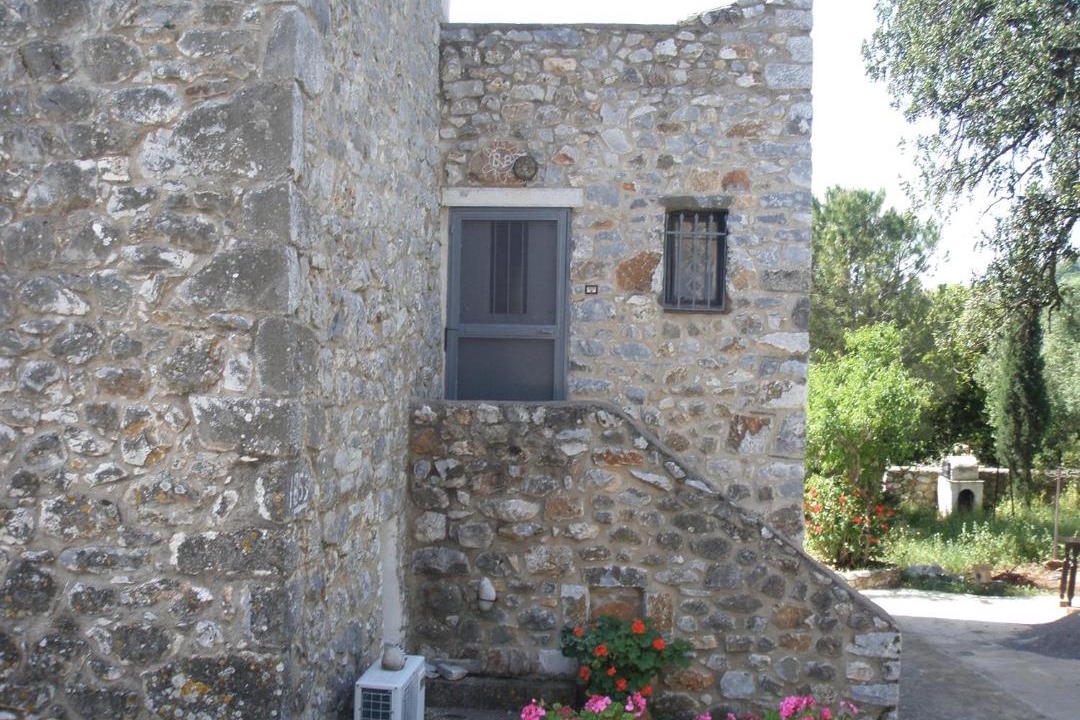 Photo of Buildings in Layia