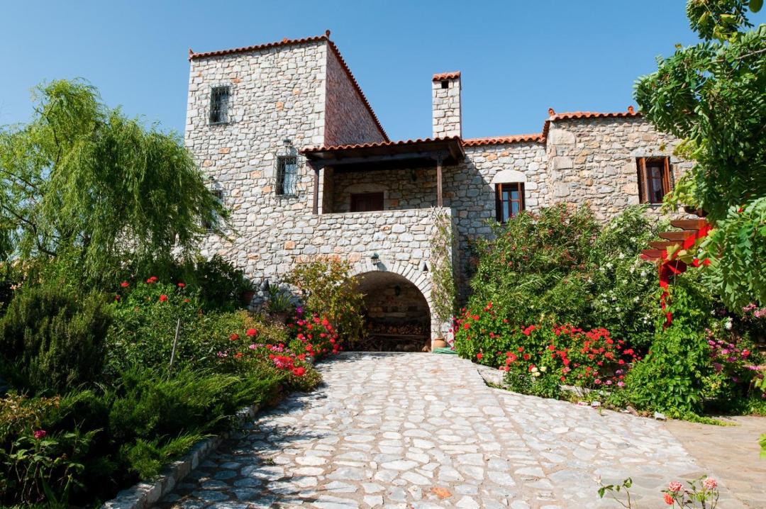 Photo of Buildings in Karvelas
