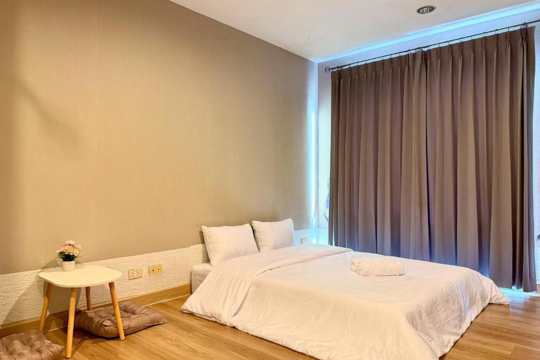Photo of Bedroom in Khanna Yao