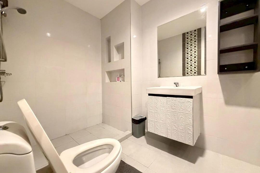 Photo of Bathroom in Khanna Yao