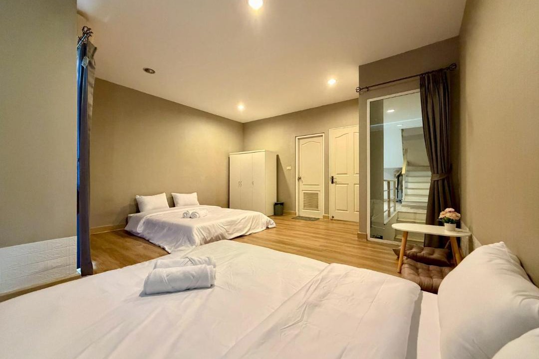 Photo of Bedroom in Khanna Yao