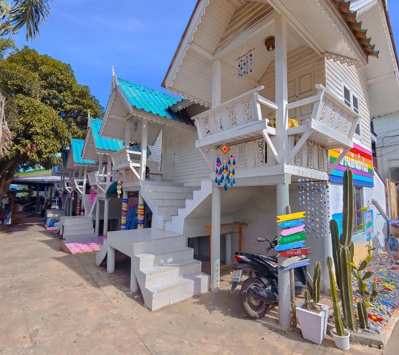 Photo of Others in Koh Lan