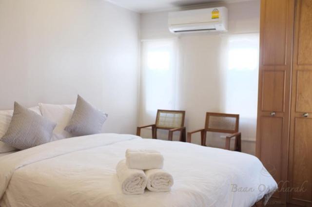 Photo of Bedroom in Thanon Nakhon Chai Si