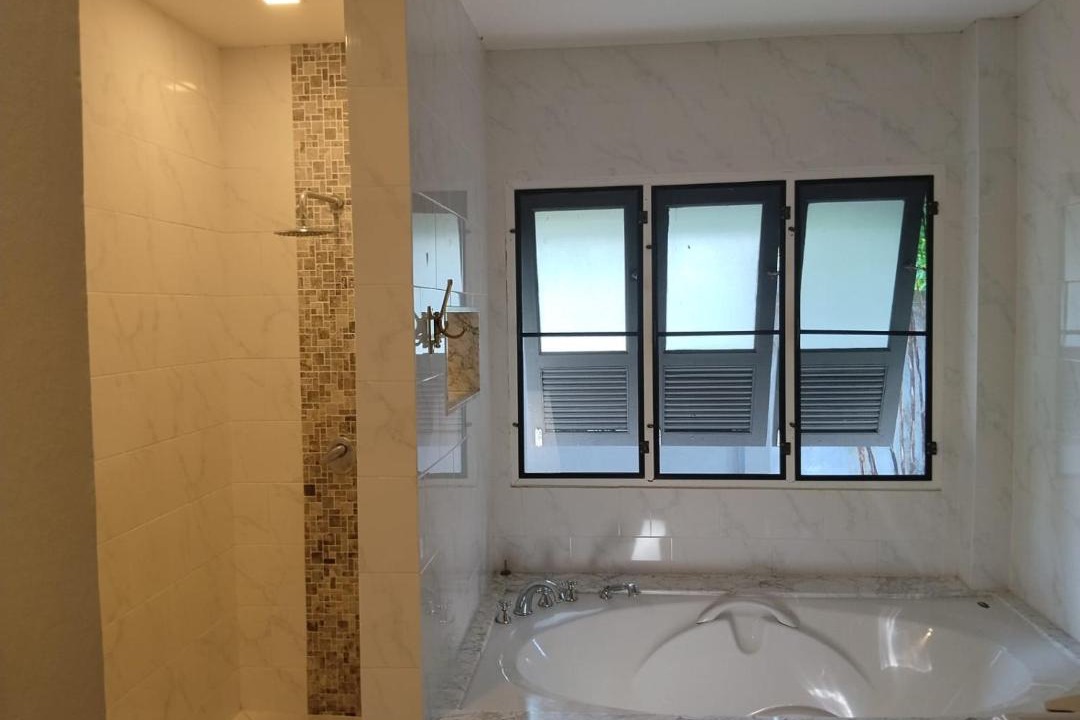 Photo of Bathroom in Si Sunthon