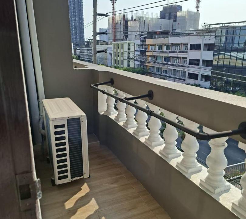 Photo of Patio Balcony in Dao Khanong