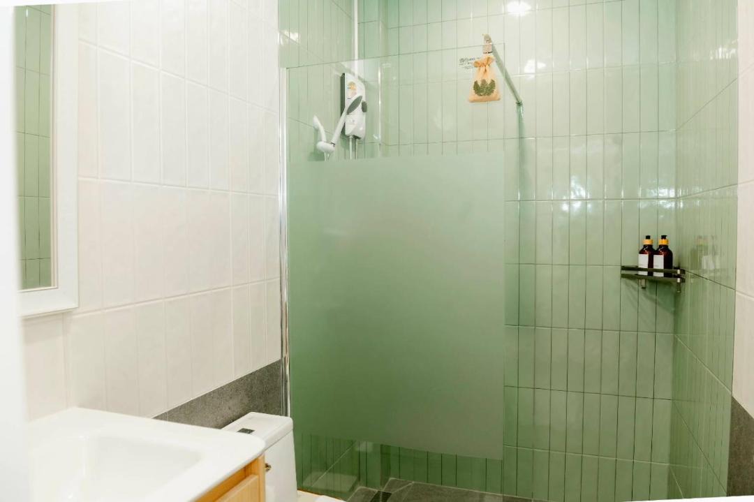 Photo of Bathroom in Pong