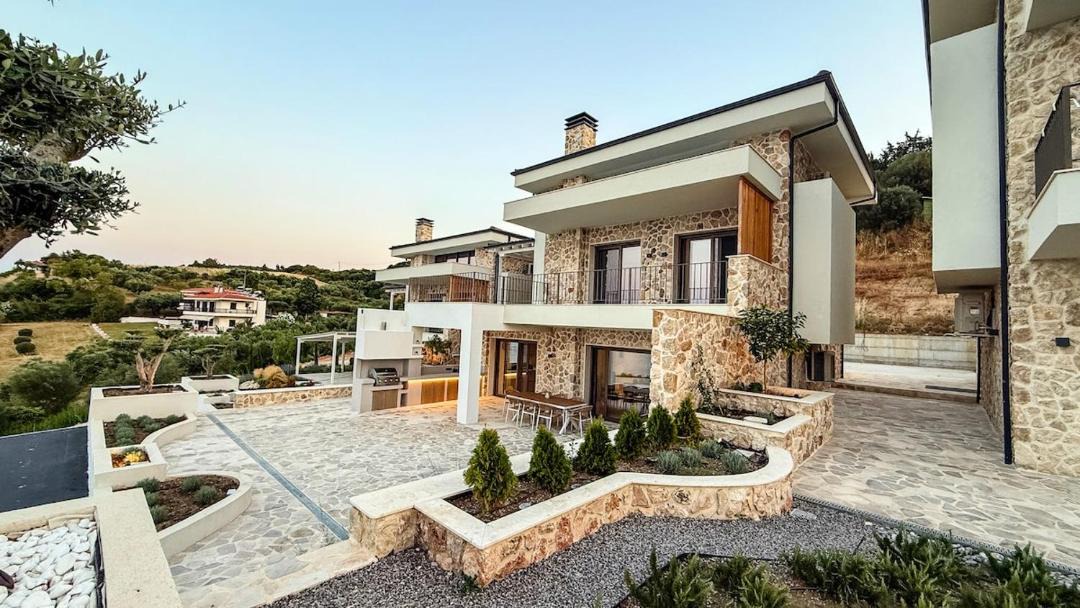 Photo of Others in Aristotelis