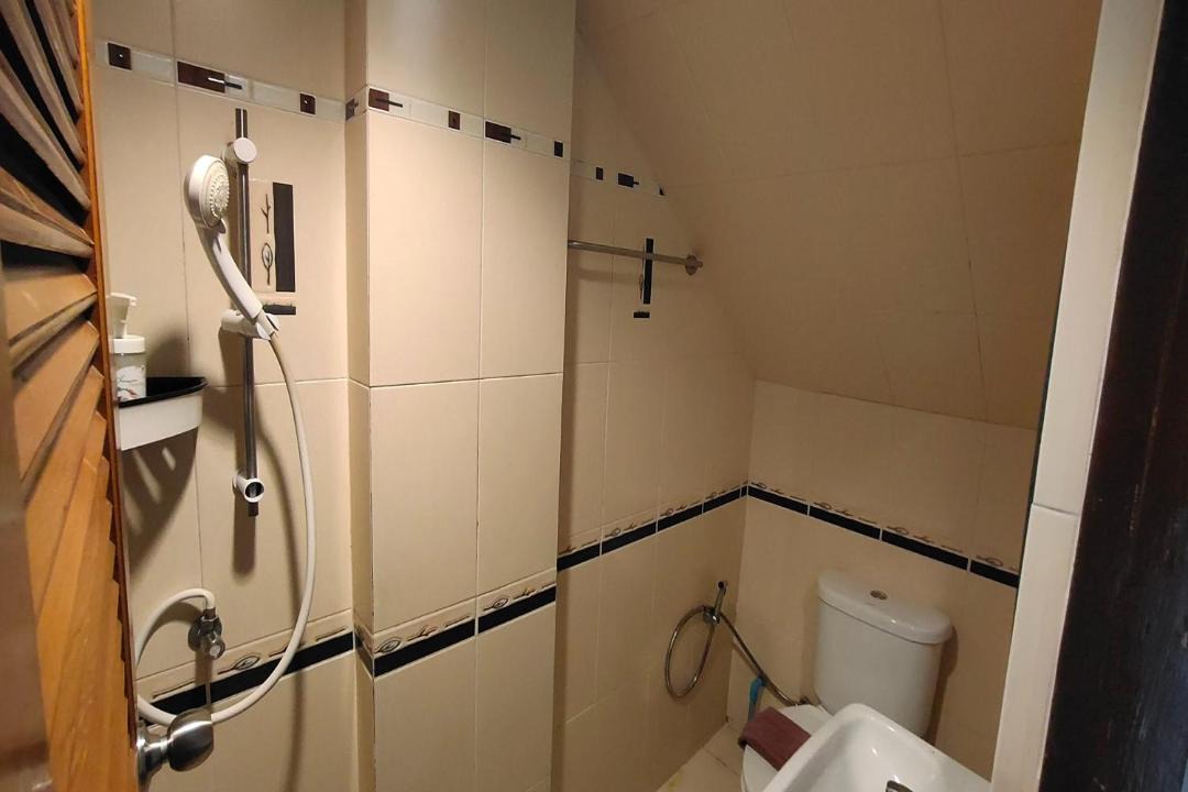 Photo of Bathroom in Thanon Phaya Thai