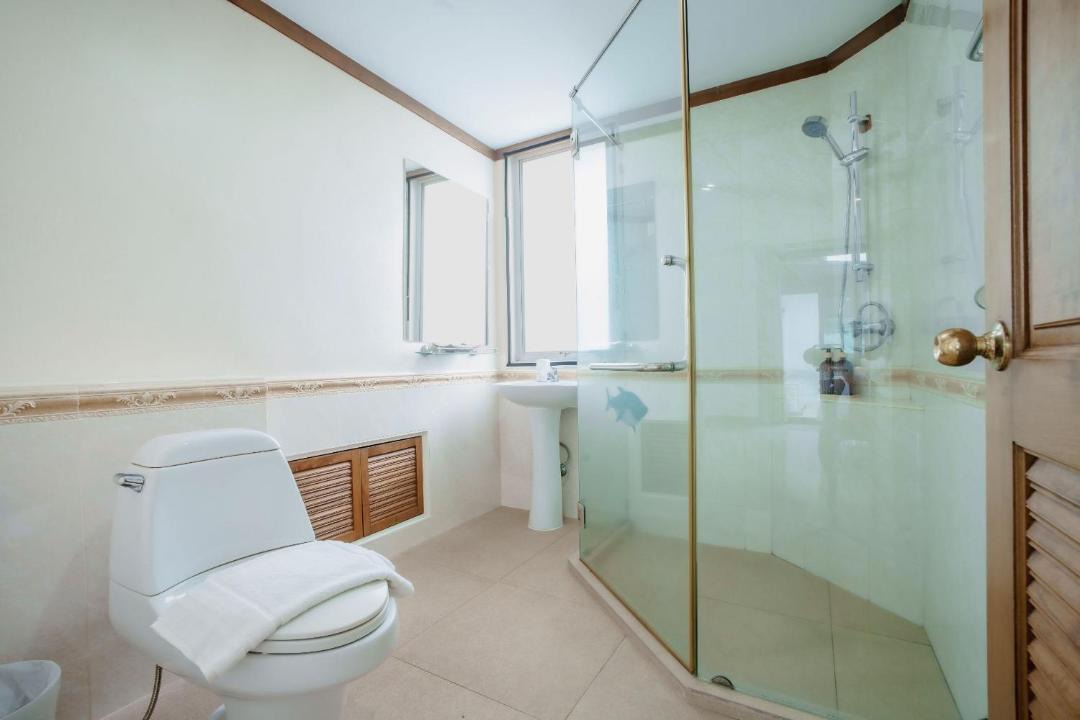 Photo of Bathroom in Koh Kaew