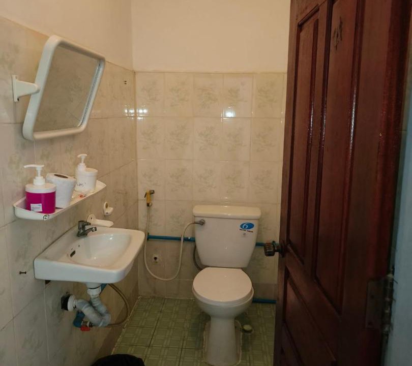 Photo of Bathroom in Sangkat Sla Kram