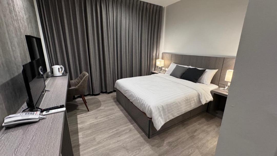 Photo of Bedroom in Pom Prap Sattru Phai
