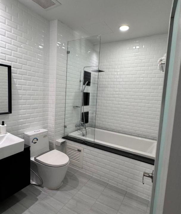 Photo of Bathroom in Pom Prap Sattru Phai