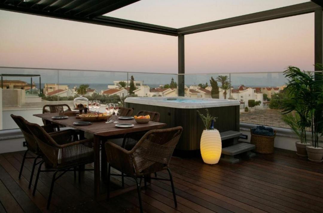 Photo of Patio Balcony in Pernera